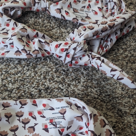 Faithfull The Brand Cream Floral Tulip Swim Set - Picture 9 of 9